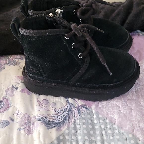 Neumel Kids Uggs - Picture 2 of 2